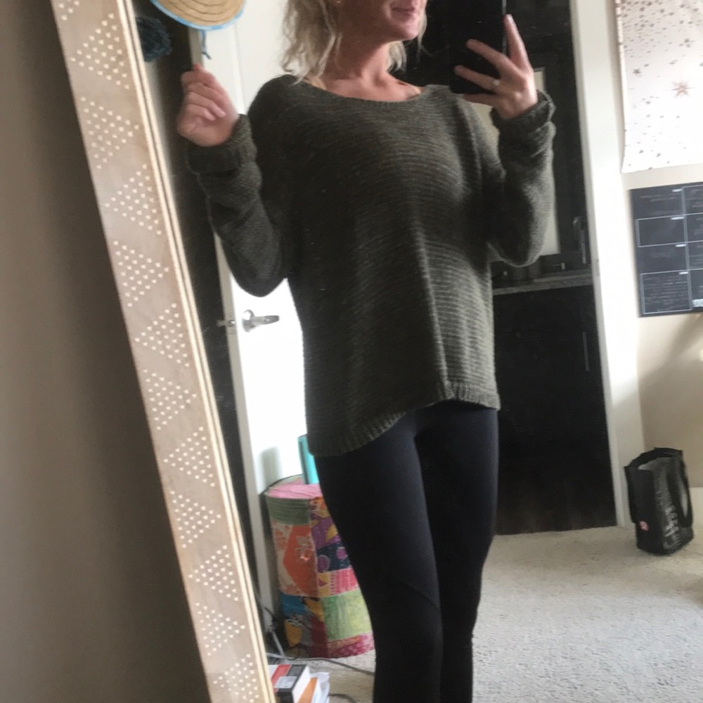 Super cute army green Forever 21 sweater